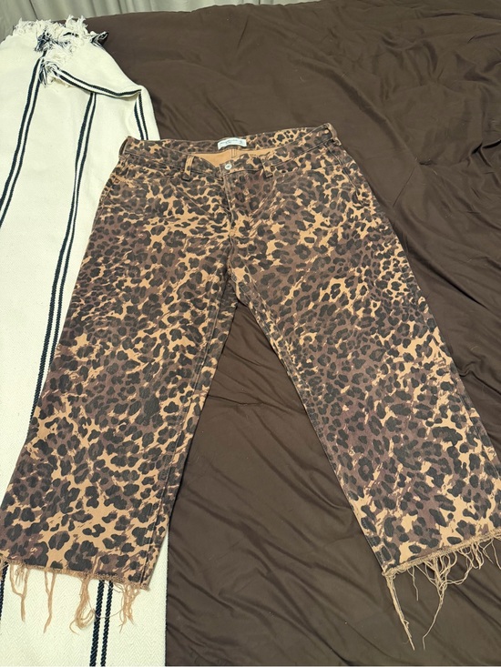 Abercrombie & Fitch Denim - Abercrombie  Leopard Print Cropped Jeans - Brown & Black